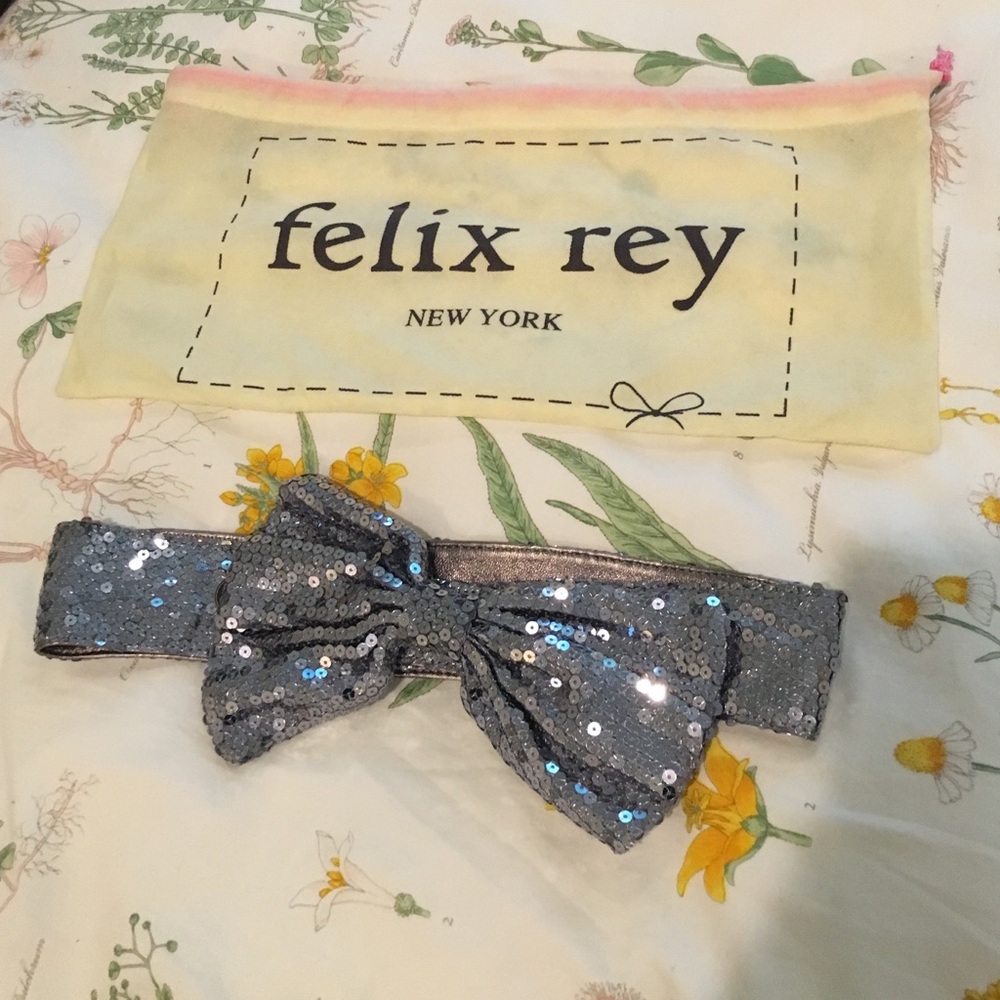 Felix Rey Silver Sequin Bow Velcro Belt with Pouch Medium